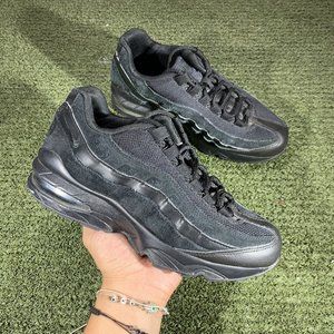 nike air max 95 gs triple black
